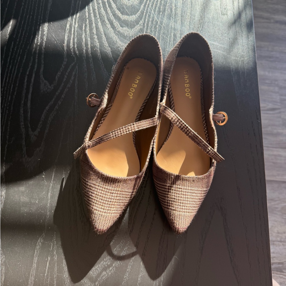 Elegant Brown Plaid Women's Flats - Picture 3 of 3